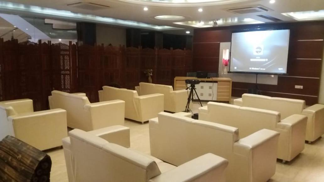 Mirzāpur فندق ياش إن - فنادق في ميرزابور المظهر الخارجي الصورة